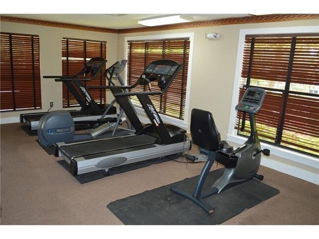 Building Photo - Lovely 1 Bedroom 1 Bath with GREAT AMENITIES!