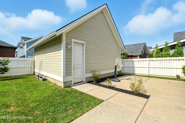 Building Photo - 8707 Featherbell Blvd