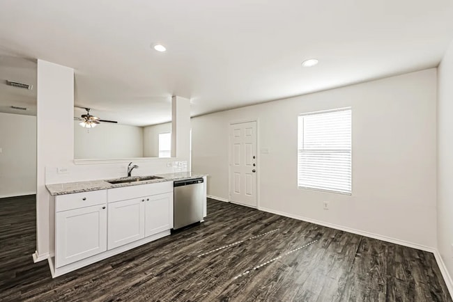 Building Photo - 6831 Brookglen Ln