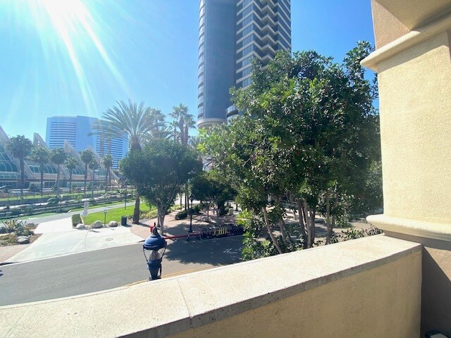 Building Photo - 350 K St