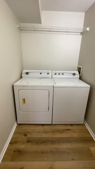 Building Photo - 1062 Mace Rd