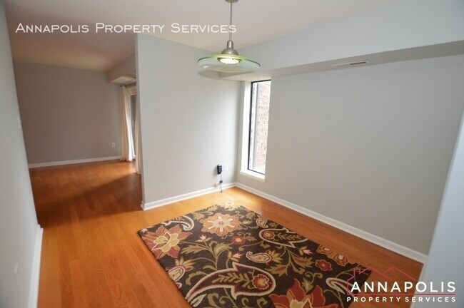 Building Photo - 13 silverwood circle #10