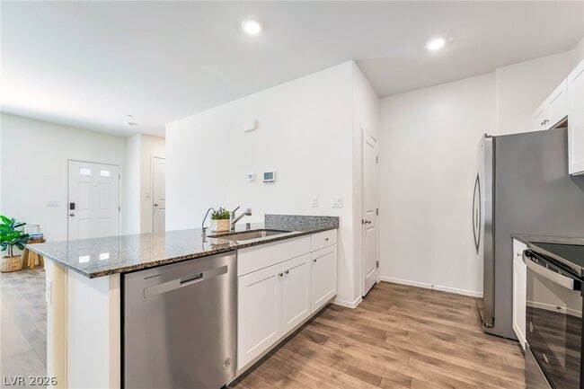 Building Photo - 7483 Coastal Ledge St