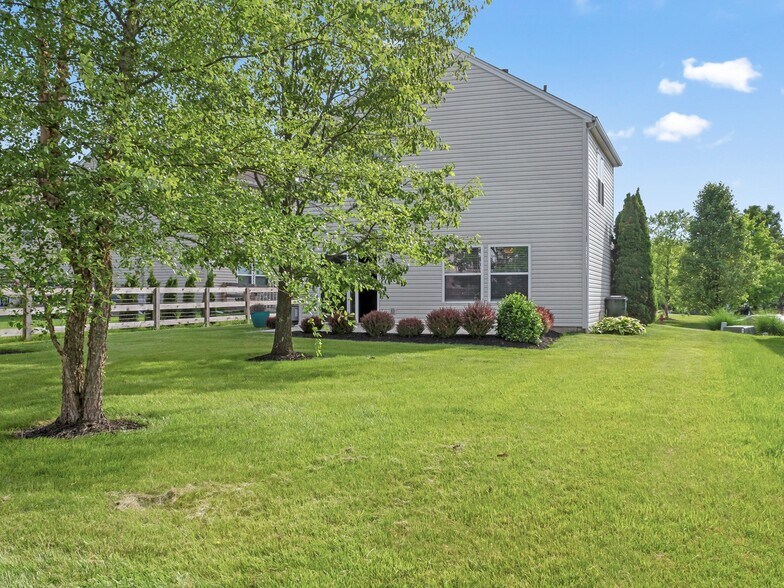 Building Photo - 7694 Hillsdowne Cir