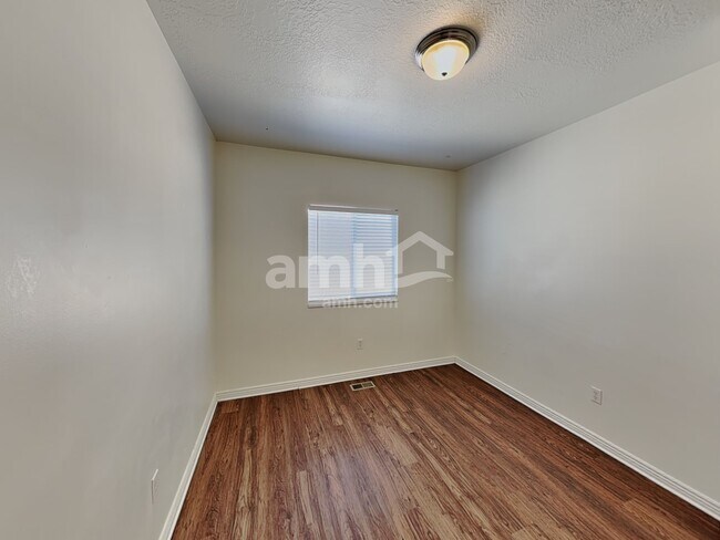 Building Photo - 8073 S Madison Nan Dr
