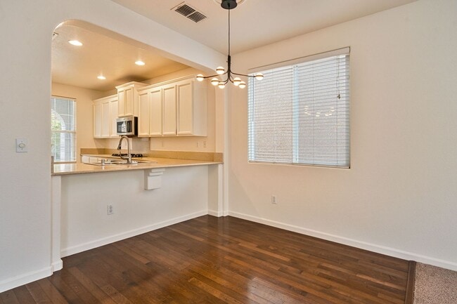 Building Photo - 2815 Tourbrook Way