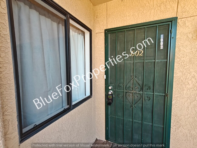 Building Photo - 3690 N Country Club Rd