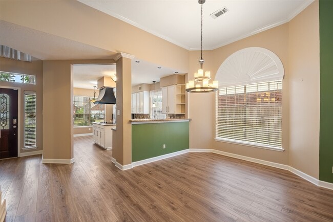 Building Photo - 7911 Hidden Oaks Ln