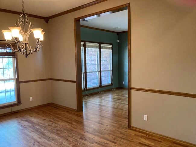 Building Photo - Gorgeous & Spacious 3 Bedroom Owasso Home-...