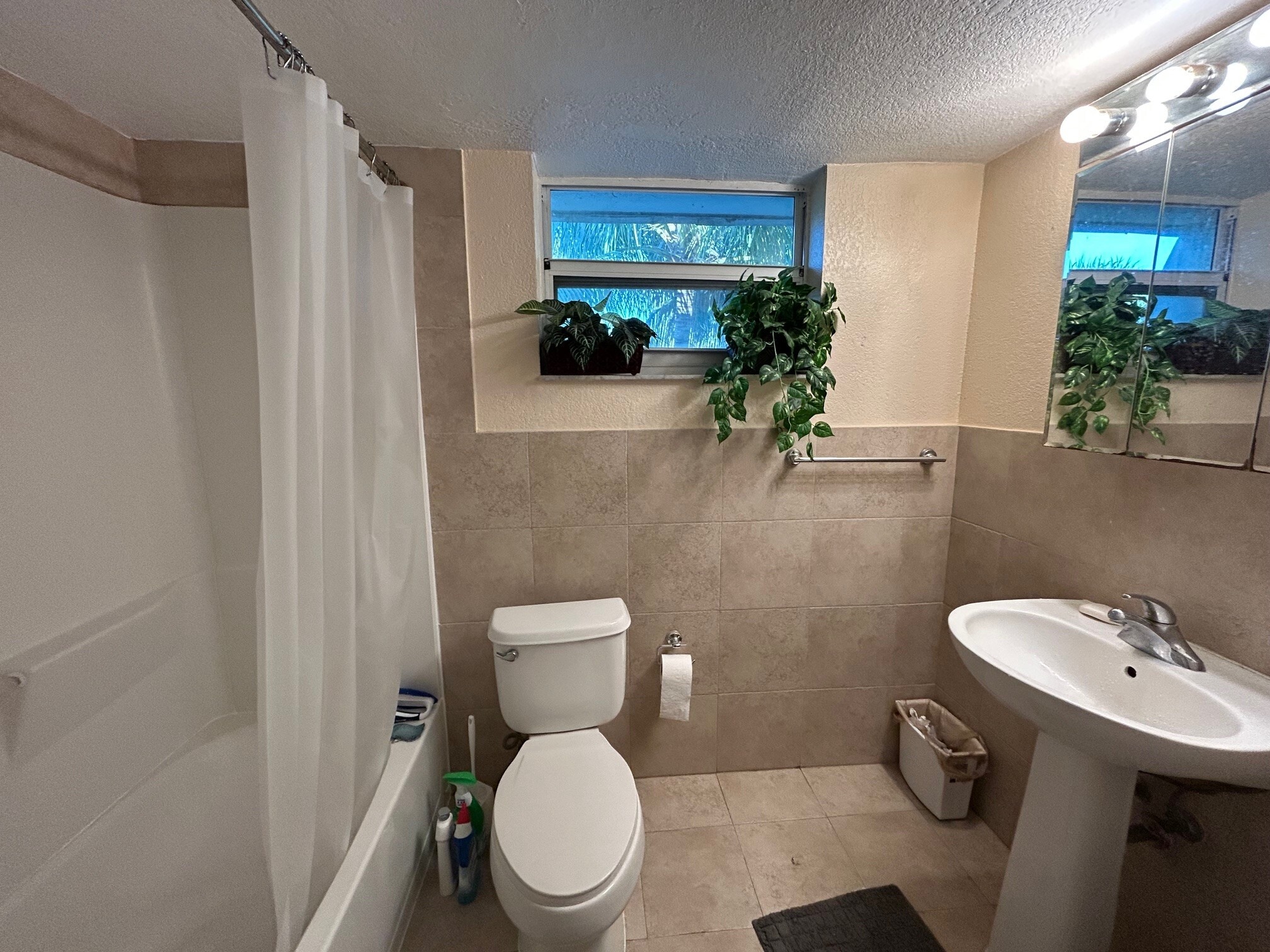 Building Photo - 8950 SW 69th Ct