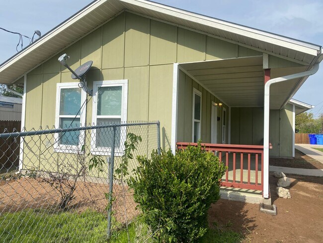 Building Photo - 601 N Bastrop St