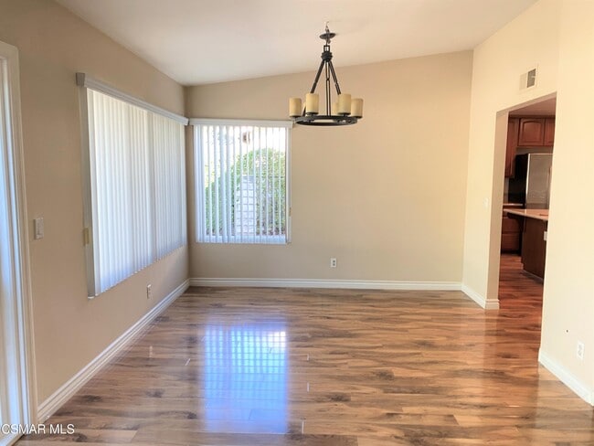 Building Photo - 850 Rim Crest Dr