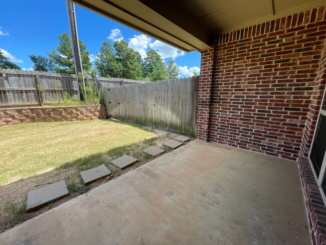 Building Photo - 104 Letha Ct