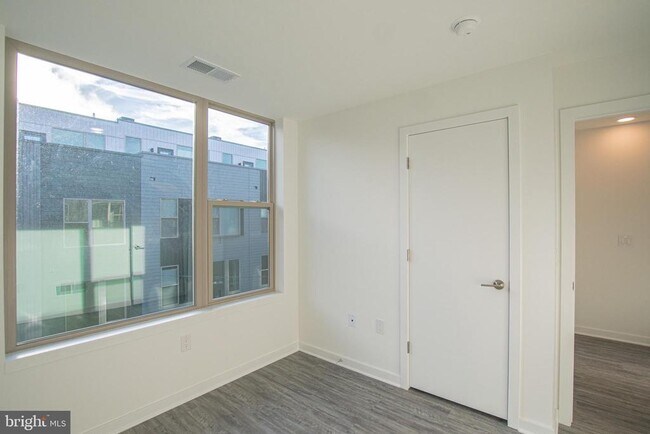 Building Photo - 3013 Evergreen Walk