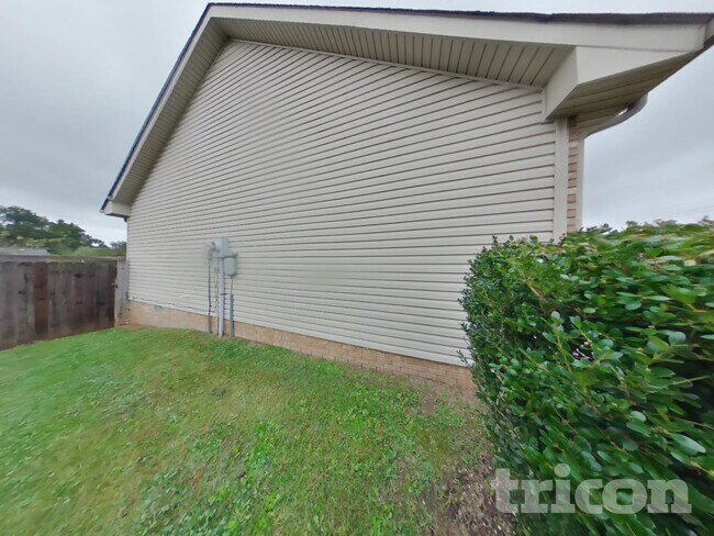 Building Photo - 3261 Tabby Dr