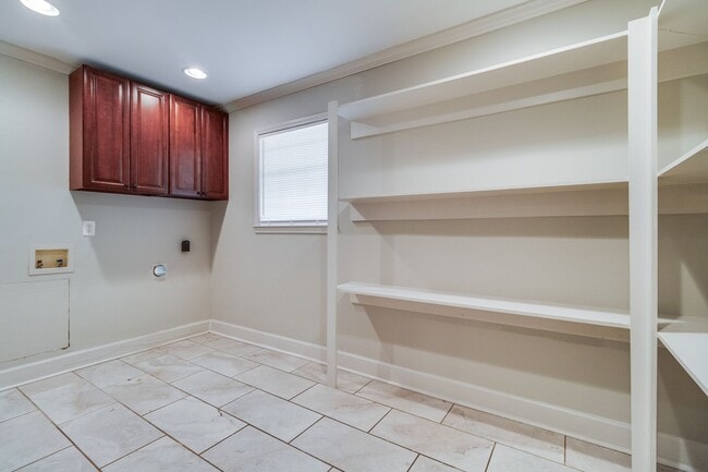 Building Photo - BEAUTIFUL HOME LOCATED ON TOLSON ROAD!