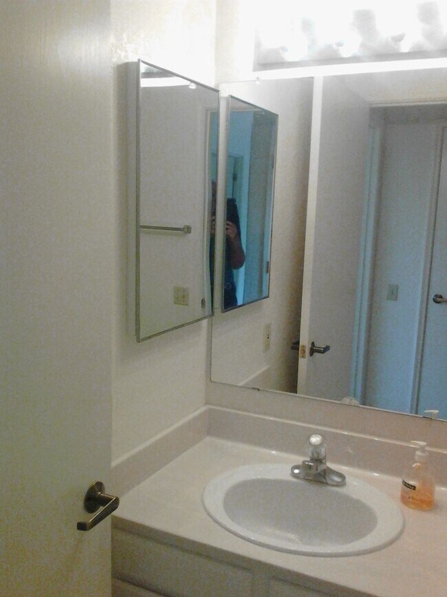 Building Photo - UNFURNISHED AGE RESTRICTED HOUSE  INCLUDES BONUS ROOM