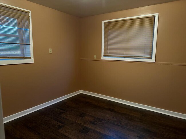 Building Photo - 662 Bailey Dr