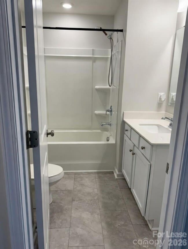 Building Photo - 5215 Maynard Hl Dr