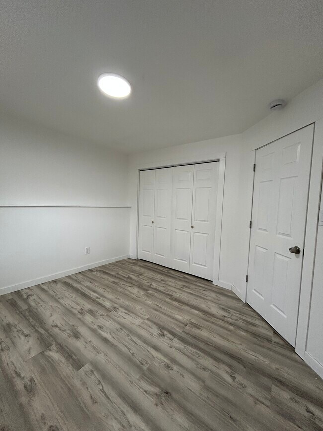 Building Photo - Duben