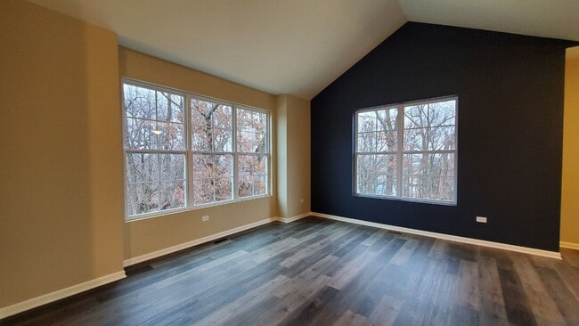 Building Photo - 3 Br/ 2 Ba Townhome, Dahlia Model