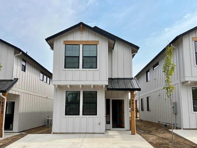 Primary Photo - 9910 NE 46th Ct