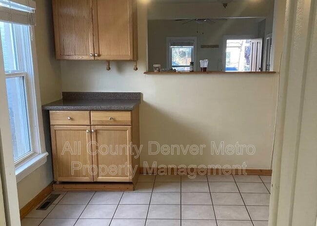 Building Photo - 831 Elati St