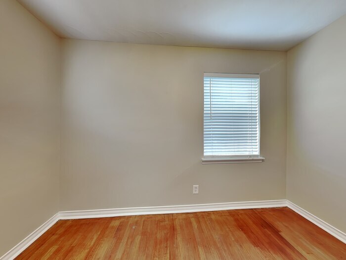 Building Photo - 4617 Ashwood Dr