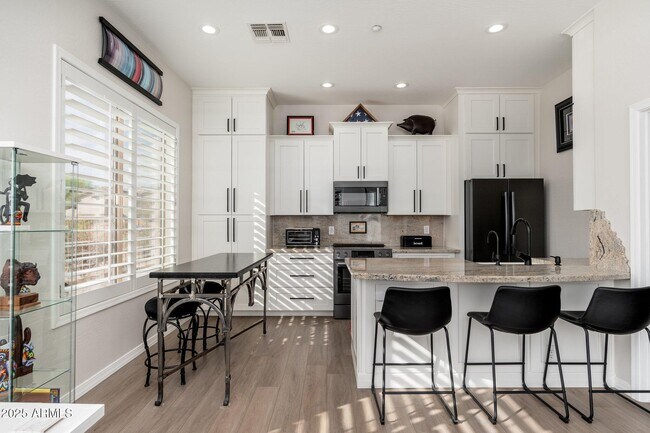 Building Photo - 5712 E Blue Sky Dr