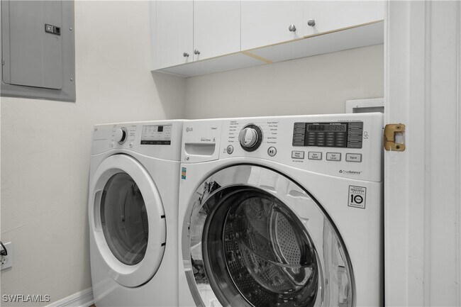 Building Photo - 1540 Clermont Dr