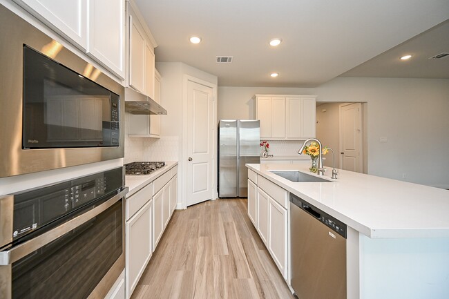 Building Photo - 9222 Dearborn Knoll Dr