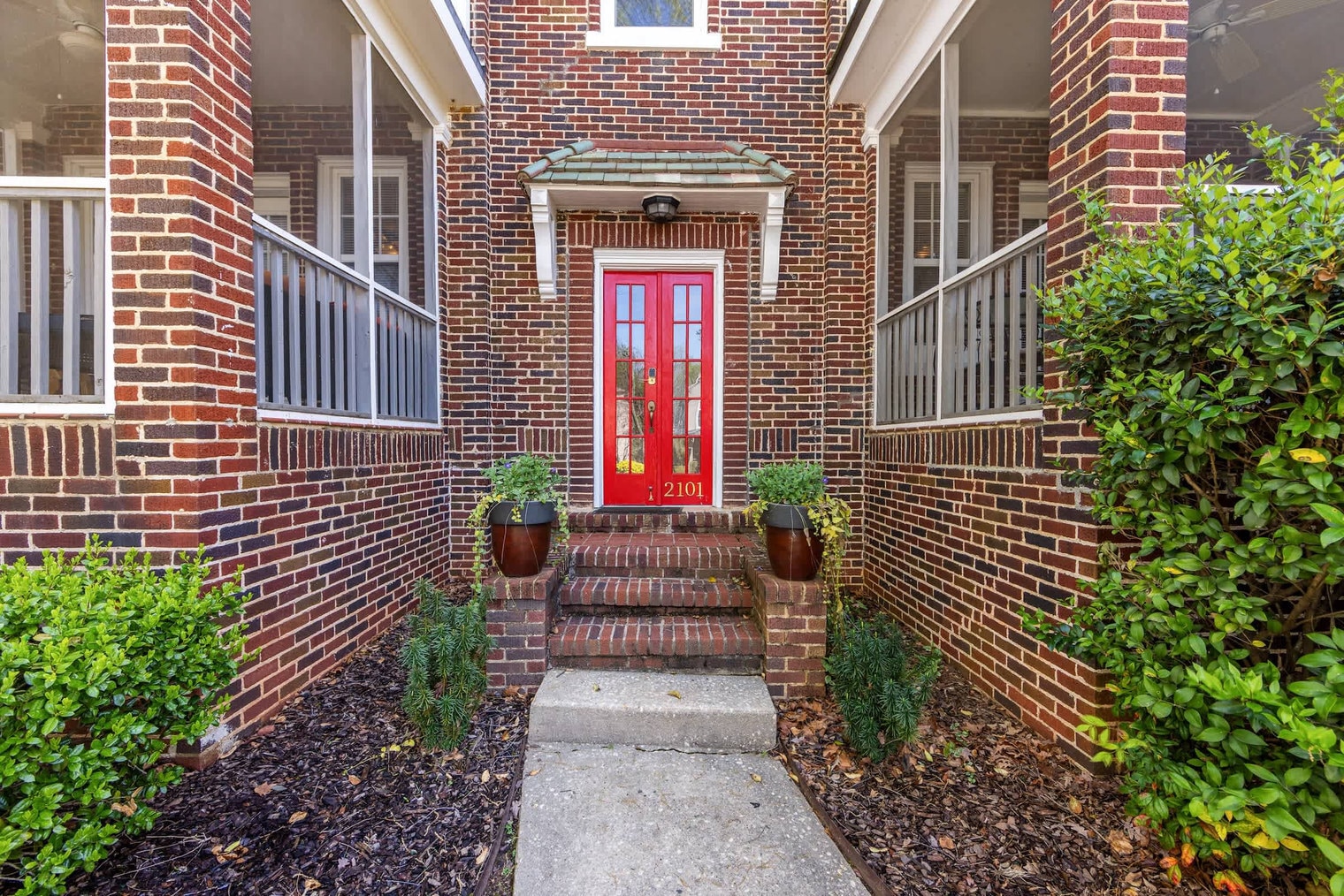Building Photo - 800 Magnolia Ave