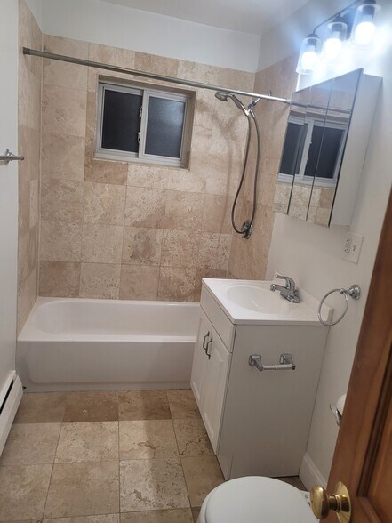 Building Photo - 61 Selkirk Rd