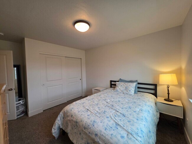 Building Photo - 6817 Rd 108