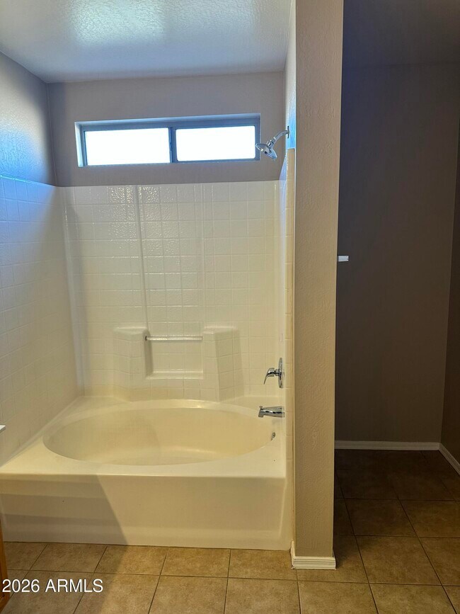 Building Photo - 10520 W Magnolia St