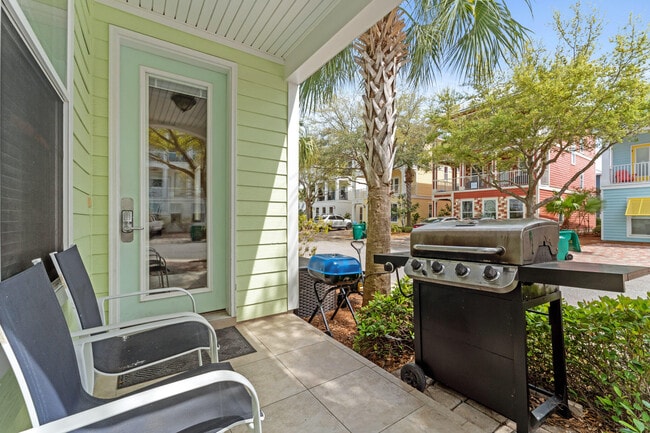 Building Photo - 4555 Grand Key Loop W