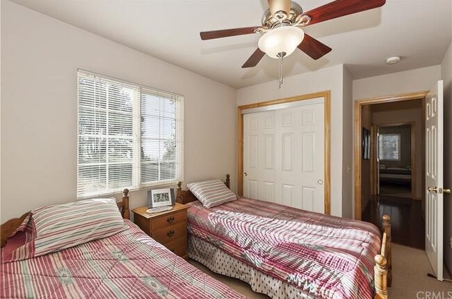 Building Photo - 1165 Saturn Way