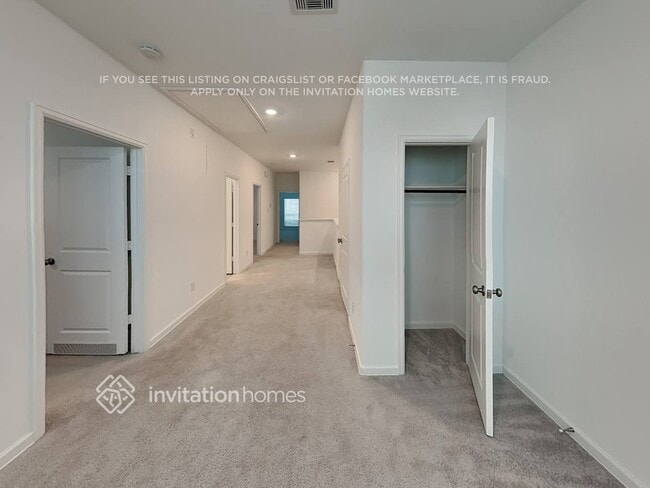 Building Photo - 4022 Champlain Wy