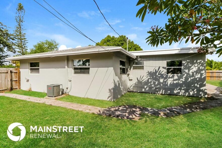 Building Photo - 207 W Whitney Dr