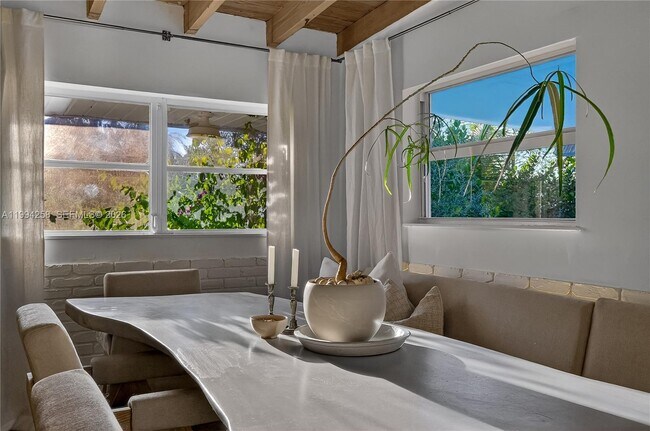 Building Photo - 3138 SW 15th St