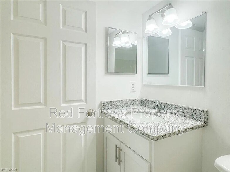 Building Photo - 11931 Palm Bay Court