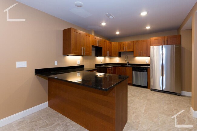 Building Photo - Top-notch and unique...