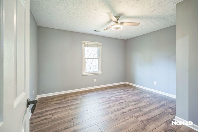 Building Photo - Spacious 3BR, with bonus room House in Law...