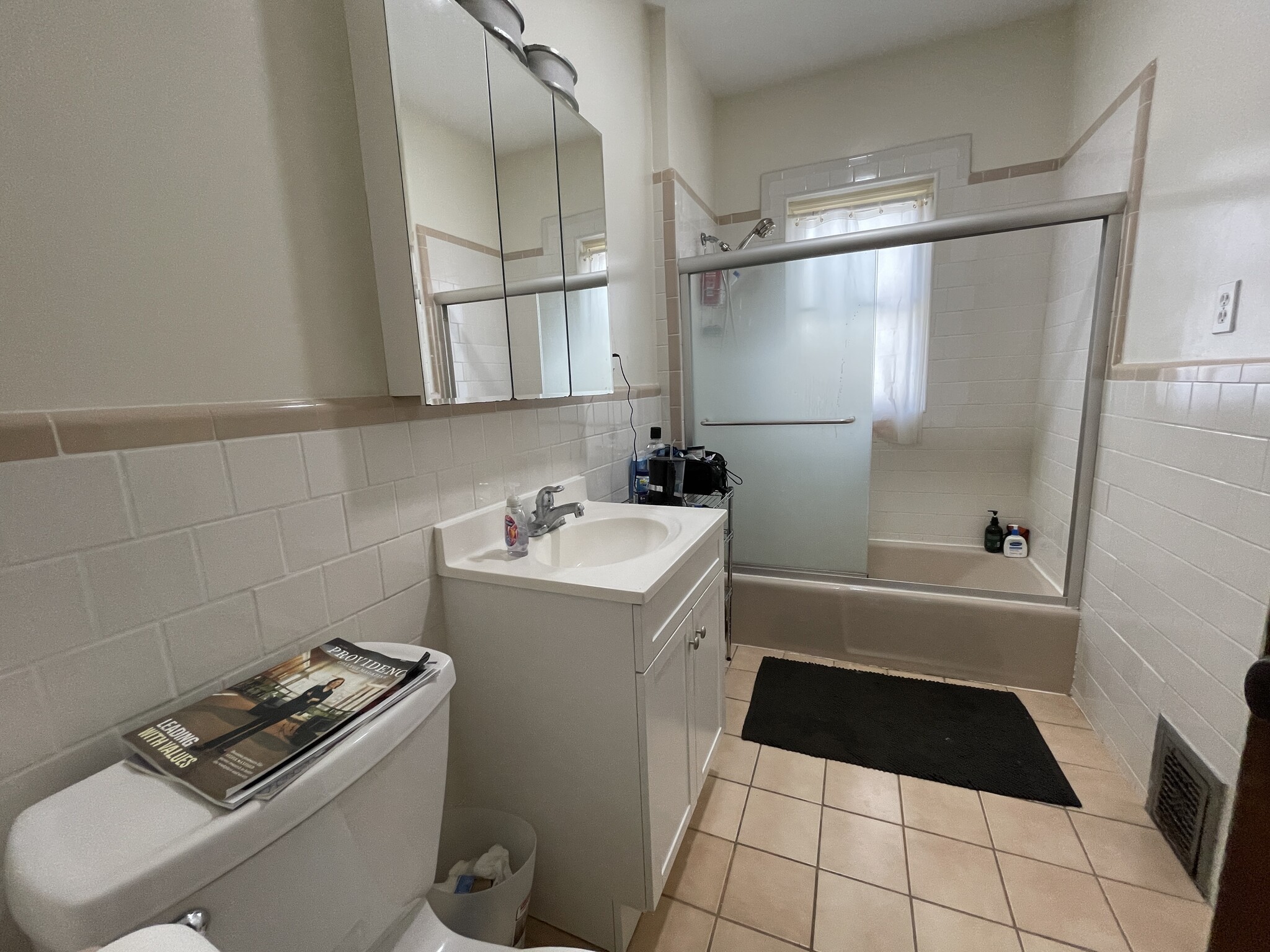 Building Photo - 56 Hobson St