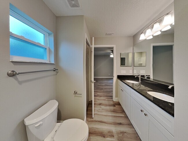 Building Photo - 6691 N Waycross Way