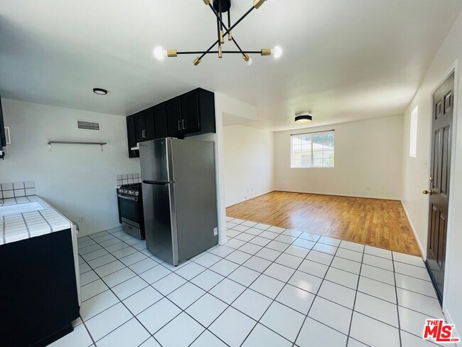 Building Photo - 5029 Klump Ave