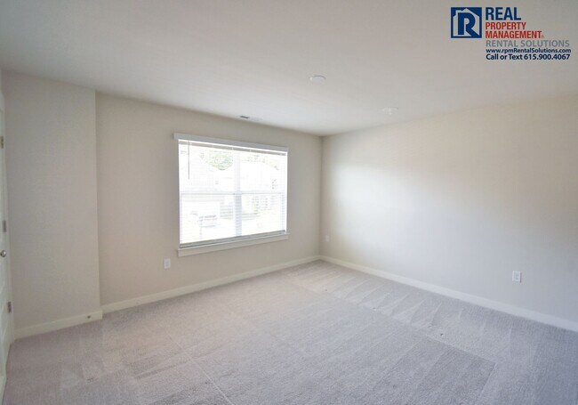 Building Photo - Gorgeous and modern 5 bd 3 ba home in Smyrna! Neighborhood pool and playground!