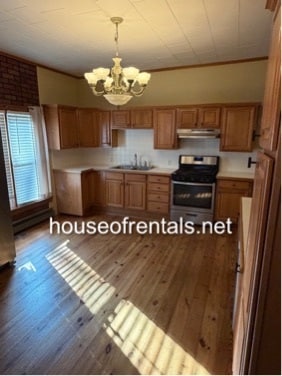 Building Photo - 216 Iowa St