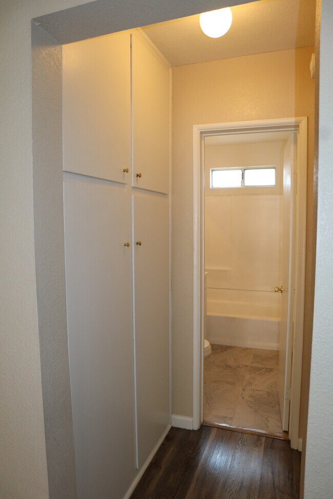 Building Photo - 7013 Coldwater Canyon Ave