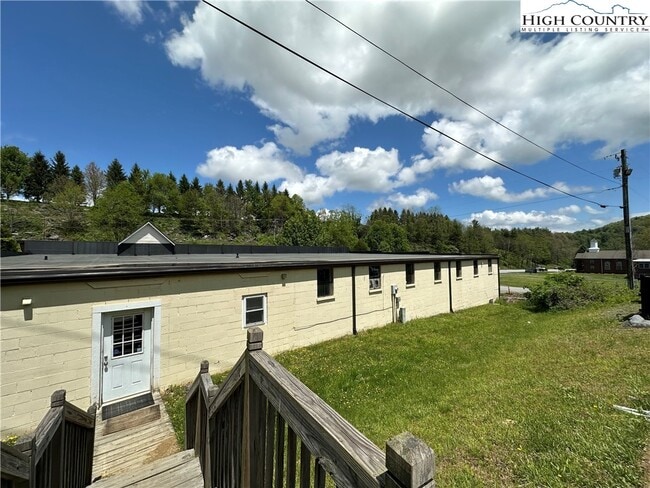 Building Photo - 1846 U.S. Hwy 421 S